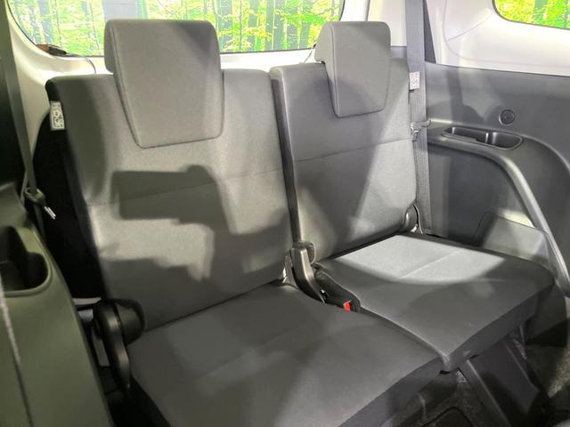 シエンタ ハイブリッドＧ　禁煙車　全周囲カメラ　８型ディスプレイ　両側電動ドア　セーフティセンス　ブラインドスポットモニター　ドライブレコーダー　ＥＴＣ　Ｂｌｕｅｔｏｏｔｈ接続　オートエアコン　スマートキー（9枚目）