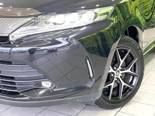 ハリアー プレミアム　スタイルノアール　後期　禁煙車　純正９型ナビ　バックカメラ　ＥＴＣ　トヨタセーフティセンス　クリアランスソナー　レーダークルーズ　電動リアゲート　ハーフレザーシート　Ｂｌｕｅｔｏｏｔｈ接　パワーシート　三眼ヘッドライト（12枚目）