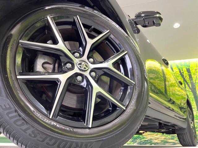 ハリアー プレミアム　スタイルノアール　後期　禁煙車　純正９型ナビ　バックカメラ　ＥＴＣ　トヨタセーフティセンス　クリアランスソナー　レーダークルーズ　電動リアゲート　ハーフレザーシート　Ｂｌｕｅｔｏｏｔｈ接　パワーシート　三眼ヘッドライト（13枚目）
