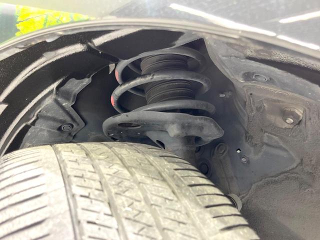 ハリアー プレミアム　スタイルノアール　後期　禁煙車　純正９型ナビ　バックカメラ　ＥＴＣ　トヨタセーフティセンス　クリアランスソナー　レーダークルーズ　電動リアゲート　ハーフレザーシート　Ｂｌｕｅｔｏｏｔｈ接　パワーシート　三眼ヘッドライト（20枚目）