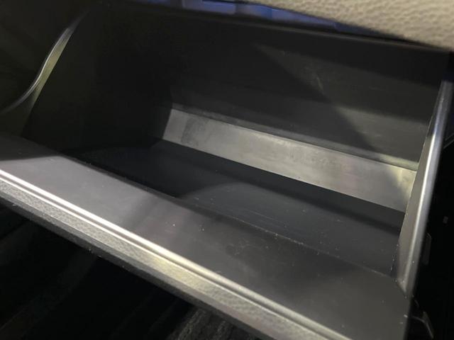 ハリアー プレミアム　スタイルノアール　後期　禁煙車　純正９型ナビ　バックカメラ　ＥＴＣ　トヨタセーフティセンス　クリアランスソナー　レーダークルーズ　電動リアゲート　ハーフレザーシート　Ｂｌｕｅｔｏｏｔｈ接　パワーシート　三眼ヘッドライト（45枚目）