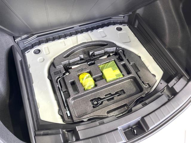 カローラツーリング ハイブリッド ダブルバイビー 禁煙車 純正9型ナビ ブラインドスポットモニター シートヒーター セーフティセンス バックカメラ ドラレコ Bluetooth ETC レーダークルコン ハーフレザーシート 17インチアルミ(32枚目)