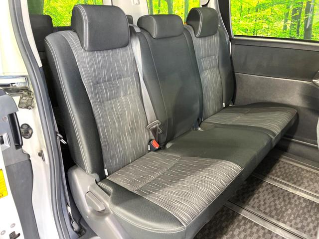 ヴォクシー ZS 煌II 禁煙車 純正SDナビ Bluetooth接続 ビルトインETC 両側電動ドア HIDヘッドライト デュアルエアコン 純正16インチアルミ CD DVD再生 フルセグTV(9枚目)