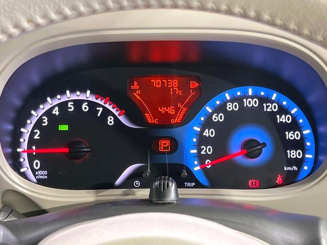 キューブ １５Ｘ　Ｖセレクション　禁煙車　純正ＳＤナビ　スマートキー　ＥＴＣ　オートライト　オートエアコン　キャメルカラー内装　ＣＤ再生　フルセグ　電動格納ドアミラー　アイドリングストップ　収納付きアームレスト（45枚目）