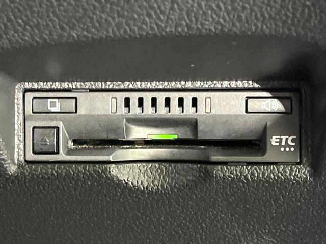 プリウス S 禁煙車 純正SDナビ バックカメラ プリクラッシュセーフティシステム レーダークルーズ ETC LEDヘッドライト オートハイビーム オートライト オートエアコン 純正15インチアルミホイール(7枚目)