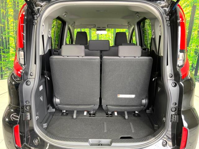 シエンタ ハイブリッドＸ　登録済未使用車　パワースライドドア　レーダークルーズ　セーフティセンス　ＬＥＤヘッドライト　レーンキープ　オートマチックハイビーム　スマートキー　ステアリングスイッチ　オートエアコン　オートライト（11枚目）