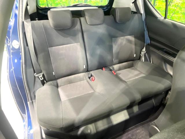後部座席も気になるようなキズ・汚れやへたり等、大きなダメージはなく、良好な状態です。