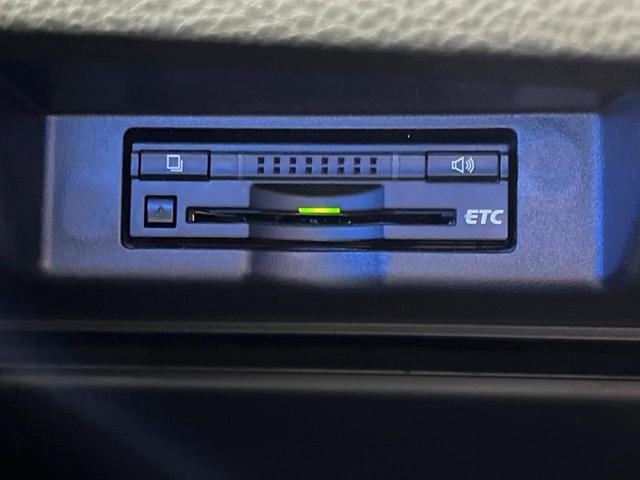 ハリアー プレミアム　禁煙車　純正９型ナビ　バックカメラ　プリクラッシュセーフティシステム　レーダークルーズ　コーナーセンサー　電動リアゲート　パワーシート　ＥＴＣ　ドラレコ　スマートキー　ＬＥＤヘッド　オートハイビーム（5枚目）