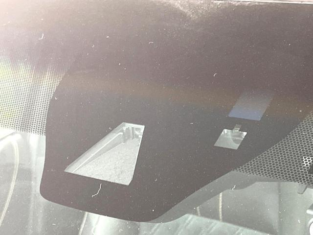 ハリアー プレミアム　禁煙車　純正９型ナビ　バックカメラ　プリクラッシュセーフティシステム　レーダークルーズ　コーナーセンサー　電動リアゲート　パワーシート　ＥＴＣ　ドラレコ　スマートキー　ＬＥＤヘッド　オートハイビーム（7枚目）