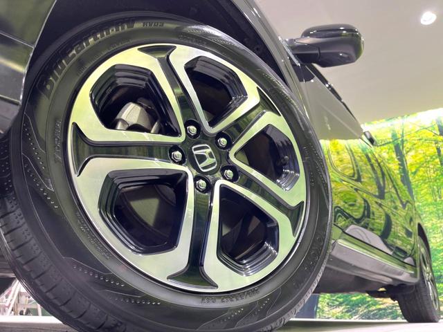 ヴェゼル ハイブリッドＺ・ホンダセンシング　禁煙車　８型メモリーナビ　バックカメラ　ＥＴＣ　シートヒーター　アダプティブクルーズ　スマートキー　ＬＥＤヘッドライト　オートライト　ＬＥＤフロントフォグランプ　デュアルエアコン（12枚目）