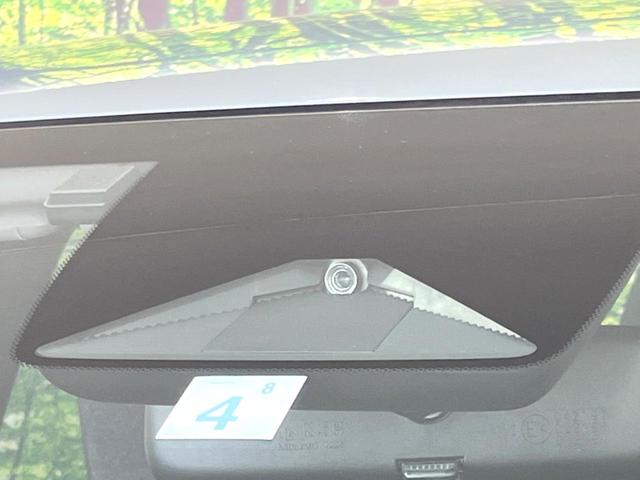 フィット ｅ：ＨＥＶホーム　後期　禁煙車　純正９型ナビ　ホンダセンシング　バックカメラ　ＥＴＣ　アダプティブクルコン　ハーフレザーシート　コーナーセンサー　ＬＥＤヘッド　オートライト　オートエアコン　スマートキー（3枚目）