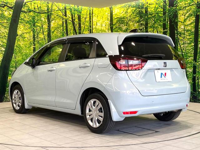 フィット ｅ：ＨＥＶホーム　後期　禁煙車　純正９型ナビ　ホンダセンシング　バックカメラ　ＥＴＣ　アダプティブクルコン　ハーフレザーシート　コーナーセンサー　ＬＥＤヘッド　オートライト　オートエアコン　スマートキー（28枚目）
