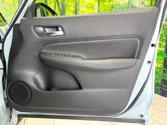 フィット ｅ：ＨＥＶホーム　後期　禁煙車　純正９型ナビ　ホンダセンシング　バックカメラ　ＥＴＣ　アダプティブクルコン　ハーフレザーシート　コーナーセンサー　ＬＥＤヘッド　オートライト　オートエアコン　スマートキー（39枚目）