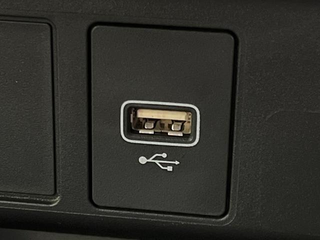 フィット ｅ：ＨＥＶホーム　後期　禁煙車　純正９型ナビ　ホンダセンシング　バックカメラ　ＥＴＣ　アダプティブクルコン　ハーフレザーシート　コーナーセンサー　ＬＥＤヘッド　オートライト　オートエアコン　スマートキー（45枚目）