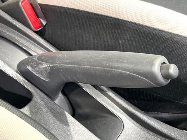 ノート X Vセレクション 後期 禁煙車 インテリジェントエマージェンシーブレーキ CDオーディオ ETC コーナーセンサー 踏み間違い防止 オートエアコン スマートキー 盗難防止装置 アイドリングストップ 電動格納式ドアミラー(56枚目)