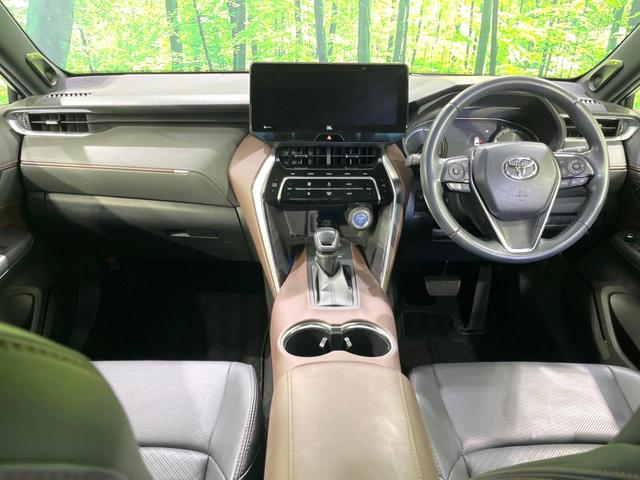 ハリアーハイブリッド Ｚ　レザーパッケージ　禁煙車　純正１２．３型ナビ　バックカメラ　シートベンチレーション　ステアリングヒーター　メモリー機能付きパワーシート　ＥＴＣ　ドラレコ　レーダークルーズ　セーフティセンス　電動リアゲート　スマートキー（2枚目）