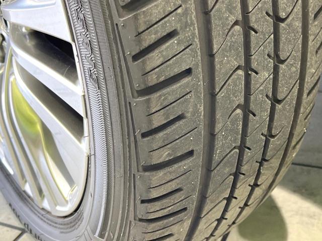 ハリアーハイブリッド Ｚ　レザーパッケージ　禁煙車　純正１２．３型ナビ　バックカメラ　シートベンチレーション　ステアリングヒーター　メモリー機能付きパワーシート　ＥＴＣ　ドラレコ　レーダークルーズ　セーフティセンス　電動リアゲート　スマートキー（30枚目）