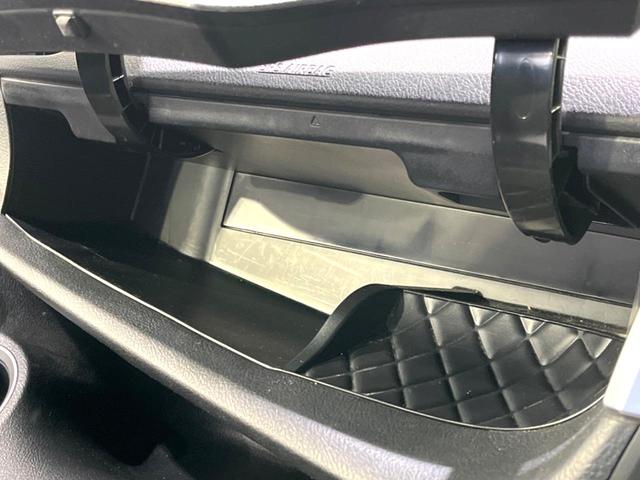 シエンタ ハイブリッド　ファンベースＧセーフティーエディション　後期　禁煙車　セーフティセンス　両側電動ドア　純正９型ナビ　全方位カメラ　ドラレコ　ＥＴＣ　ＬＥＤヘッド　ＬＥＤフォグ　コーナーセンサー　クルコン　シートヒーター　オートライト　スマートキー（56枚目）