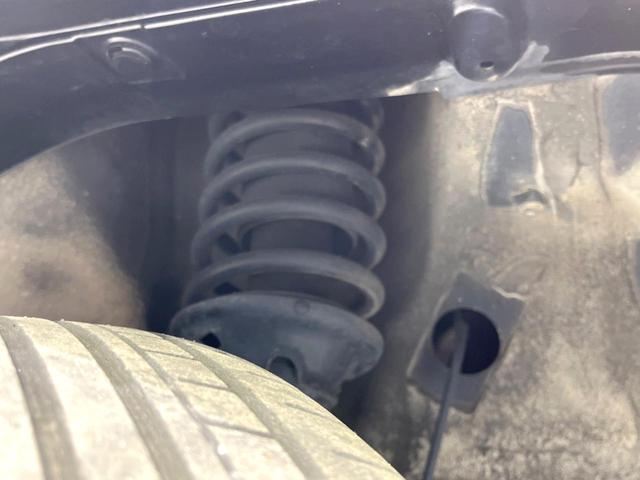 お車を安心してお乗りいただく為には、足回りの定期点検が欠かせません。サービスサポート（有償保証）では無料点検もご提供しており、安心のカーライフをお過ごしいただけるサポート体制が整っています。