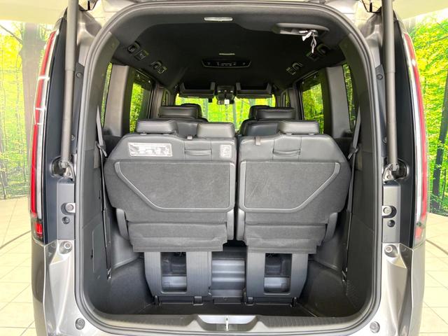 ステップワゴン ｅ：ＨＥＶスパーダ　プレミアムライン　禁煙車　純正１１．４型ナビ　全周囲カメラ　両側電動ドア　ＥＴＣ　ドラレコ　ホンダセンシング　アダプティブクルコン　電動リアゲート　スマートキー　シートヒーター　ＬＥＤヘッド　オートハイビーム（11枚目）