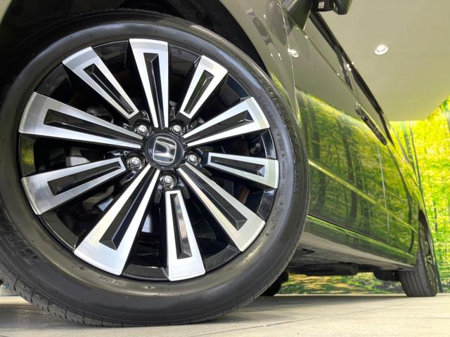 ステップワゴン ｅ：ＨＥＶスパーダ　プレミアムライン　禁煙車　純正１１．４型ナビ　全周囲カメラ　両側電動ドア　ＥＴＣ　ドラレコ　ホンダセンシング　アダプティブクルコン　電動リアゲート　スマートキー　シートヒーター　ＬＥＤヘッド　オートハイビーム（14枚目）