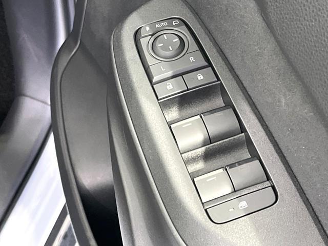 ヤリスクロス Ｘ　禁煙車　ＳＤナビ　バックカメラ　セーフティセンス　レーダークルーズ　ドラレコ　ＥＴＣ　コーナーセンサー　スマートキー　オートハイビーム　車線逸脱警報　オートライト（30枚目）