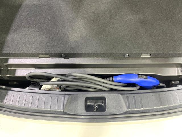 プリウスＰＨＶ Ｓ　ＧＲスポーツ　禁煙車　９型ＢＩＧ－Ｘ　バックカメラ　ＥＴＣ　ドラレコ　セーフティセンス　レーダークルーズ　シートヒーター　スマートキー　ＬＥＤヘッドライト　オートハイビーム　オートライト　オートエアコン（24枚目）