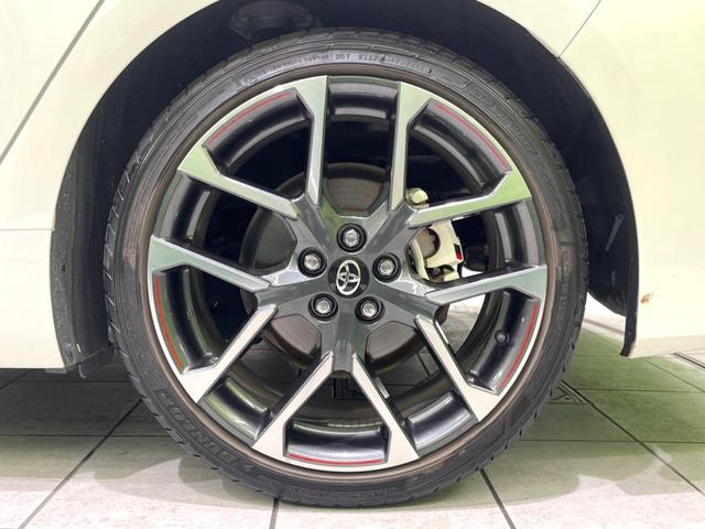 プリウスＰＨＶ Ｓ　ＧＲスポーツ　禁煙車　９型ＢＩＧ－Ｘ　バックカメラ　ＥＴＣ　ドラレコ　セーフティセンス　レーダークルーズ　シートヒーター　スマートキー　ＬＥＤヘッドライト　オートハイビーム　オートライト　オートエアコン（61枚目）