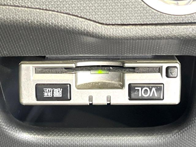 ムーヴ カスタム　ＲＳ　禁煙車　ターボ　純正ナビ　プリクラッシュセーフティ　レーダークルーズ　ＥＴＣ　スマートキー　ＨＩＤヘッドライト　純正１５インチアルミホイール　オートエアコン　ＣＤ　ＤＶＤ再生（6枚目）