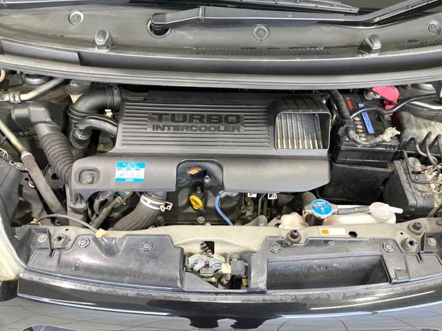 ムーヴ カスタム　ＲＳ　禁煙車　ターボ　純正ナビ　プリクラッシュセーフティ　レーダークルーズ　ＥＴＣ　スマートキー　ＨＩＤヘッドライト　純正１５インチアルミホイール　オートエアコン　ＣＤ　ＤＶＤ再生（18枚目）