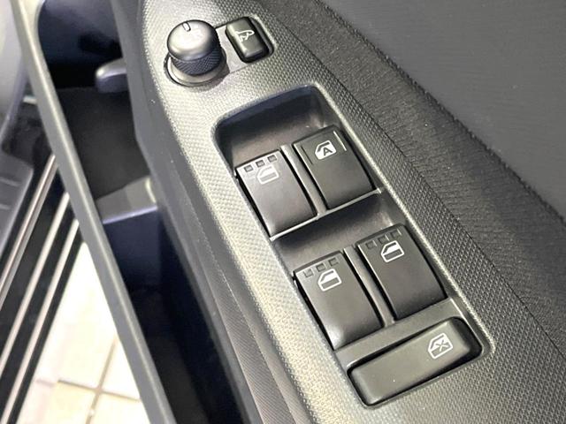 ムーヴ カスタム　ＲＳ　禁煙車　ターボ　純正ナビ　プリクラッシュセーフティ　レーダークルーズ　ＥＴＣ　スマートキー　ＨＩＤヘッドライト　純正１５インチアルミホイール　オートエアコン　ＣＤ　ＤＶＤ再生（31枚目）