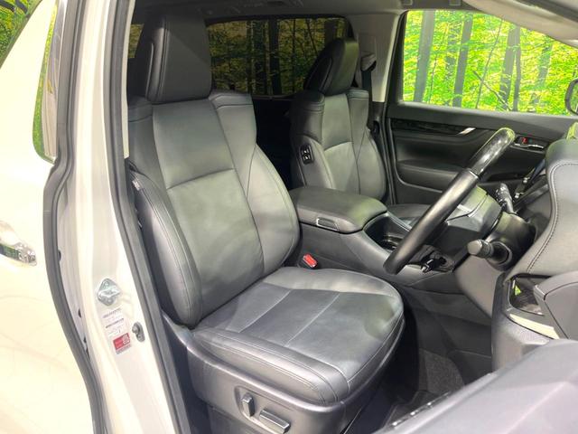 アルファード ２．５Ｓ　Ｃパッケージ　後期　禁煙車　サンルーフ　後席モニター　ナビ機能　ＣＤ／ＤＶＤ　ＥＴＣ　バックカメラ　両側電動ドア　シートベンチレーション　オットマン付きセカンドシート　リアサンシェード　シーケンシャルターンランプ（8枚目）