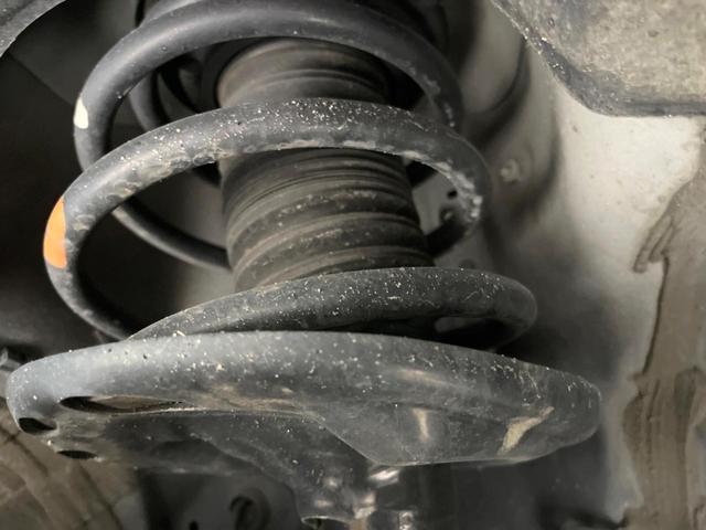 アルファード ２．５Ｓ　Ｃパッケージ　後期　禁煙車　サンルーフ　後席モニター　ナビ機能　ＣＤ／ＤＶＤ　ＥＴＣ　バックカメラ　両側電動ドア　シートベンチレーション　オットマン付きセカンドシート　リアサンシェード　シーケンシャルターンランプ（20枚目）