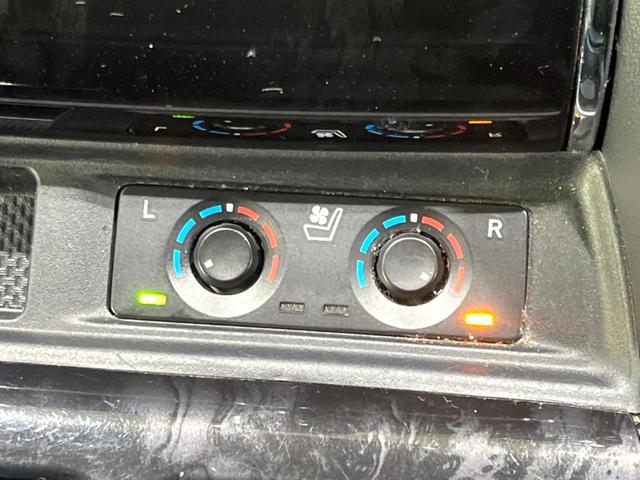 アルファード ２．５Ｓ　Ｃパッケージ　後期　禁煙車　サンルーフ　後席モニター　ナビ機能　ＣＤ／ＤＶＤ　ＥＴＣ　バックカメラ　両側電動ドア　シートベンチレーション　オットマン付きセカンドシート　リアサンシェード　シーケンシャルターンランプ（38枚目）