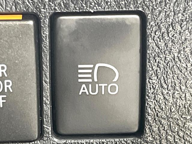 アルファード ２．５Ｓ　Ｃパッケージ　後期　禁煙車　サンルーフ　後席モニター　ナビ機能　ＣＤ／ＤＶＤ　ＥＴＣ　バックカメラ　両側電動ドア　シートベンチレーション　オットマン付きセカンドシート　リアサンシェード　シーケンシャルターンランプ（41枚目）