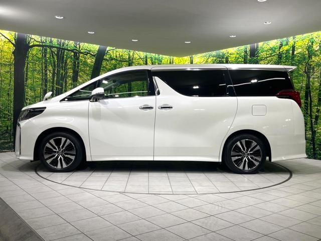 アルファード ２．５Ｓ　Ｃパッケージ　後期　禁煙車　サンルーフ　後席モニター　ナビ機能　ＣＤ／ＤＶＤ　ＥＴＣ　バックカメラ　両側電動ドア　シートベンチレーション　オットマン付きセカンドシート　リアサンシェード　シーケンシャルターンランプ（68枚目）