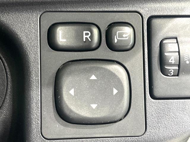 アクア Ｓ　後期　禁煙車　ＳＤナビ　ＥＴＣ　Ｂｌｕｅｔｏｏｔｈ接続　電動格納ドアミラー　キーレスエントリー　ステアリングスイッチ　オートエアコン　プライバシーガラス　シートリフター（6枚目）