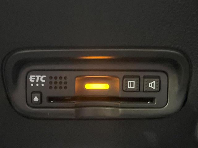 ヴェゼル ハイブリッドＺ・ホンダセンシング　後期　禁煙車　純正８型ナビ　ドラレコ　ＥＴＣ　バックカメラ　シートヒーター　パワーシート　アダプティブクルーズ　ルーフレール　ハーフレザーシート　ＬＥＤヘッドライト　トノボード　Ｂｌｕｅｔｏｏｔｈ（5枚目）
