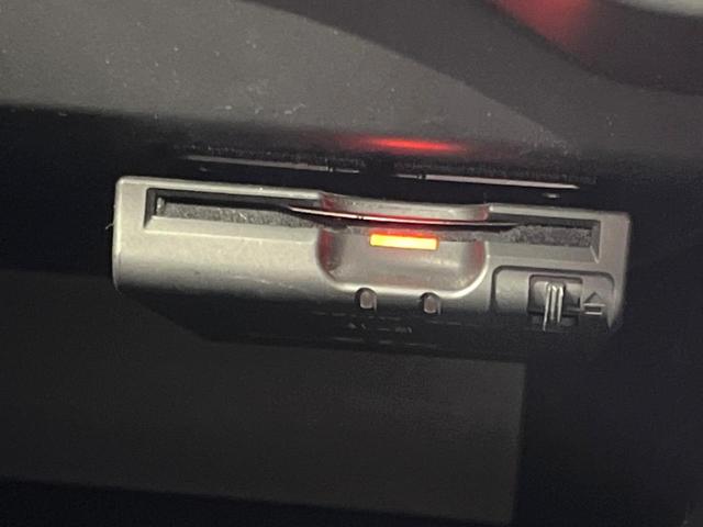 ノート ｅ－パワー　メダリスト　禁煙車　純正ＳＤナビ　全周囲カメラ　ＥＴＣ　ドラレコ　インテリジェントエマージェンシーブレーキ　レーダークルーズ　コーナーセンサー　デジタルインナーミラー　スマートキー　ＬＥＤヘッド　レーンアシスト（6枚目）