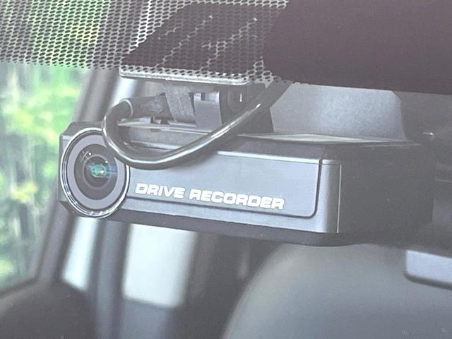 ノート ｅ－パワー　メダリスト　禁煙車　純正ＳＤナビ　全周囲カメラ　ＥＴＣ　ドラレコ　インテリジェントエマージェンシーブレーキ　レーダークルーズ　コーナーセンサー　デジタルインナーミラー　スマートキー　ＬＥＤヘッド　レーンアシスト（7枚目）