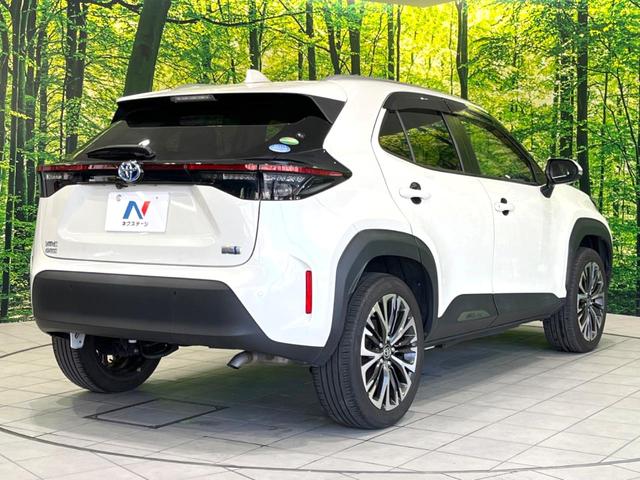 ヤリスクロス ハイブリッドＺ　禁煙車　純正ナビ　セーフティセンス　ブラインドスポットモニター　ステアリングヒーター　電動リアゲート　ハーフレザーシート　パワーシート　ドラレコ　ＥＴＣ　コーナーセンサー　純正１８インチアルミ（17枚目）