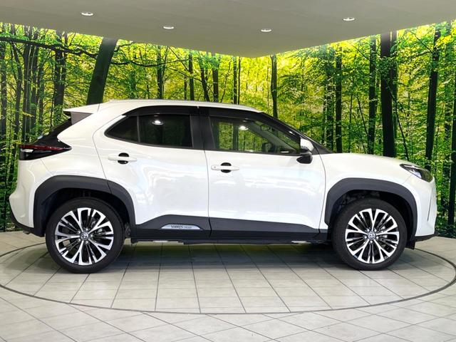 ヤリスクロス ハイブリッドＺ　禁煙車　純正ナビ　セーフティセンス　ブラインドスポットモニター　ステアリングヒーター　電動リアゲート　ハーフレザーシート　パワーシート　ドラレコ　ＥＴＣ　コーナーセンサー　純正１８インチアルミ（23枚目）