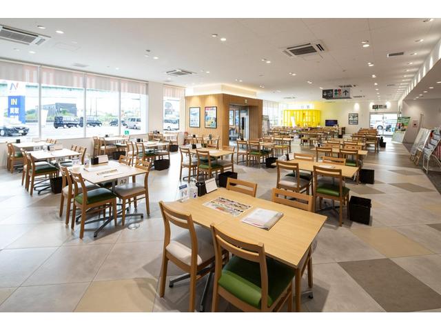 ジムニー XC 届出済未使用車 セーフティサポート リアパーキングセンサー クルーズコントロール ステアリングスイッチ ターボ シートヒーター オートエアコン LEDヘッドライト オートライト 2トーンルーフ(79枚目)