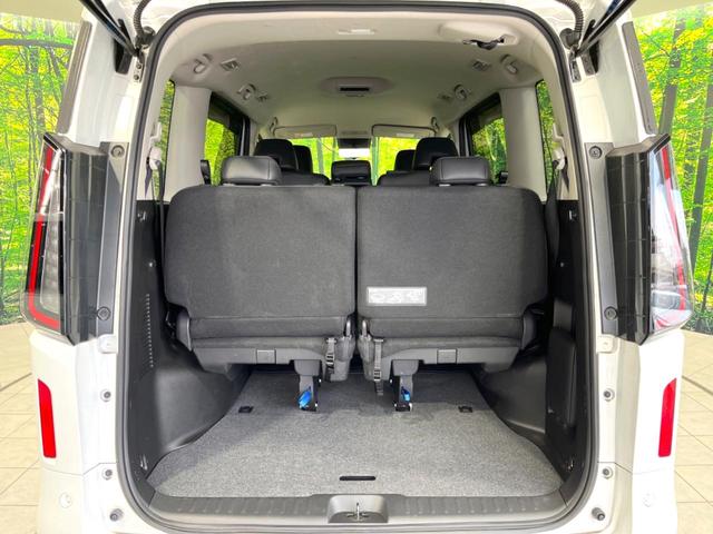 セレナ ハイウェイスターＶ　禁煙車　純正１２．３型ナビ　全周囲カメラ　両側電動ドア　プロパイロット　前後ドラレコ　ＥＴＣ　デジタルルームミラー　インテリジェントエマージェンシーブレーキ　ステアリングスイッチ　リアサンシェード（11枚目）