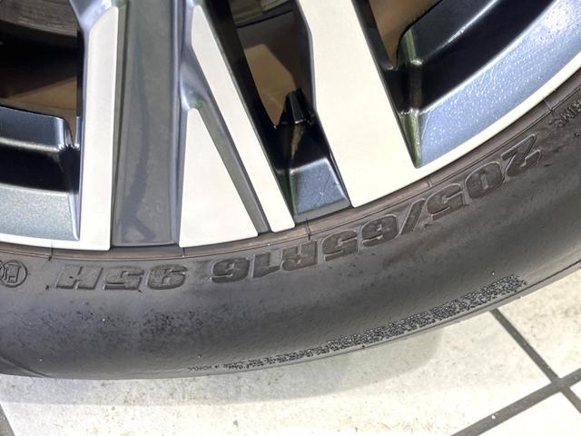 セレナ ハイウェイスターＶ　禁煙車　純正１２．３型ナビ　全周囲カメラ　両側電動ドア　プロパイロット　前後ドラレコ　ＥＴＣ　デジタルルームミラー　インテリジェントエマージェンシーブレーキ　ステアリングスイッチ　リアサンシェード（32枚目）