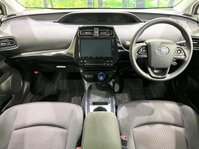 プリウス S 後期 禁煙車 純正9型ナビ バックカメラ レーダークルーズ ドラレコ ETC セーフティセンス スマートキー LEDヘッドライト レーンキープ オートマチックハイビーム オートライト オートエアコン(2枚目)