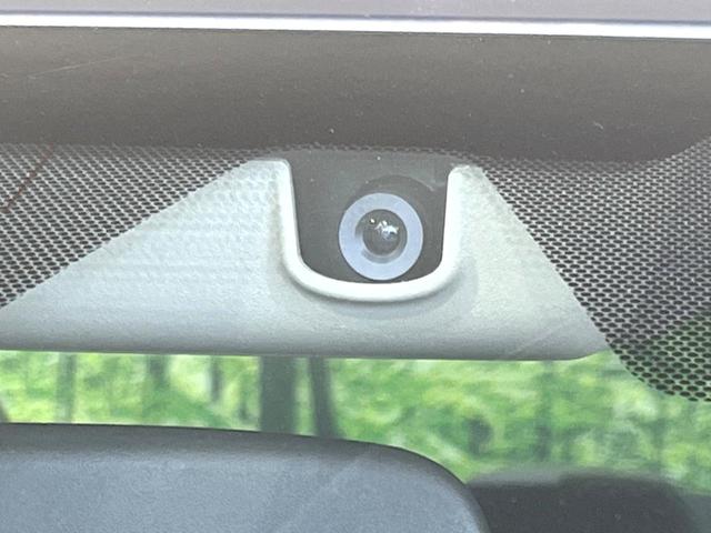 スカイライン 200GT-tタイプP 禁煙車 エマージェンシーブレーキー 全方位カメラ 純正ナビ ドラレコ ETC レザーシート コーナーセンサー LEDヘッド パワーシート シートヒーター 純正17インチアルミ デュアルエアコン(37枚目)