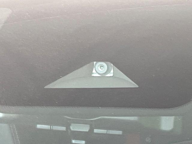 オーラ ニスモ　禁煙車　純正９型ディスプレイオーディオ　全方位カメラ　ドラレコ　ＥＴＣ　コーナーセンサー　ＬＥＤヘッド　インテリジェントルームミラー　ハーフレザーシート　純正１７インチアルミ　Ｂｌｕｅｔｏｏｔｈ（5枚目）