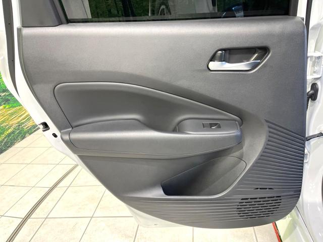 オーラ ニスモ　禁煙車　純正９型ディスプレイオーディオ　全方位カメラ　ドラレコ　ＥＴＣ　コーナーセンサー　ＬＥＤヘッド　インテリジェントルームミラー　ハーフレザーシート　純正１７インチアルミ　Ｂｌｕｅｔｏｏｔｈ（48枚目）