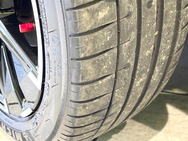 オーラ ニスモ　禁煙車　純正９型ディスプレイオーディオ　全方位カメラ　ドラレコ　ＥＴＣ　コーナーセンサー　ＬＥＤヘッド　インテリジェントルームミラー　ハーフレザーシート　純正１７インチアルミ　Ｂｌｕｅｔｏｏｔｈ（53枚目）